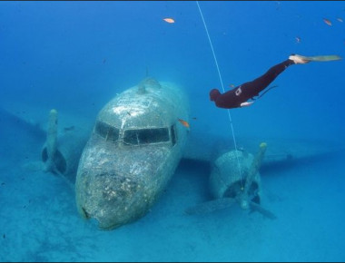 Βίντεο: Αυτό είναι το βομβαρδιστικό «Martin Baltimore» στον βυθό της Ικαρίας